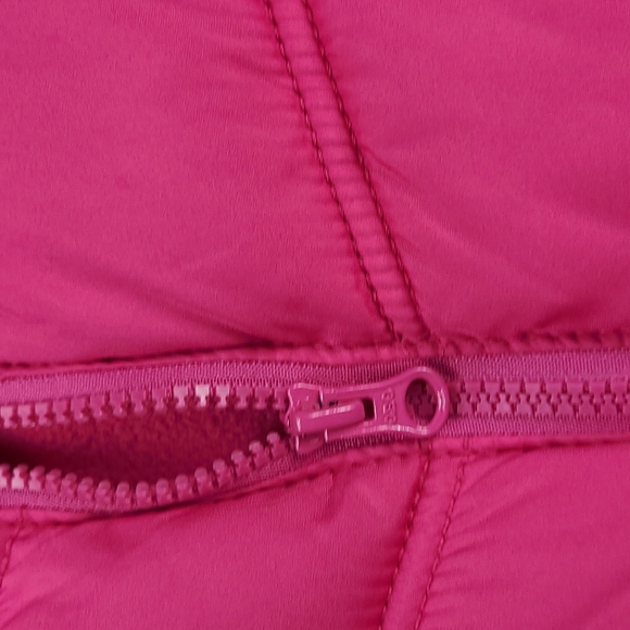 Kids Frost Free Puffer Vest - Picture 5 of 6